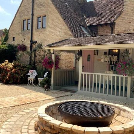 Piglet Lodge Pebworth Kültér fotó