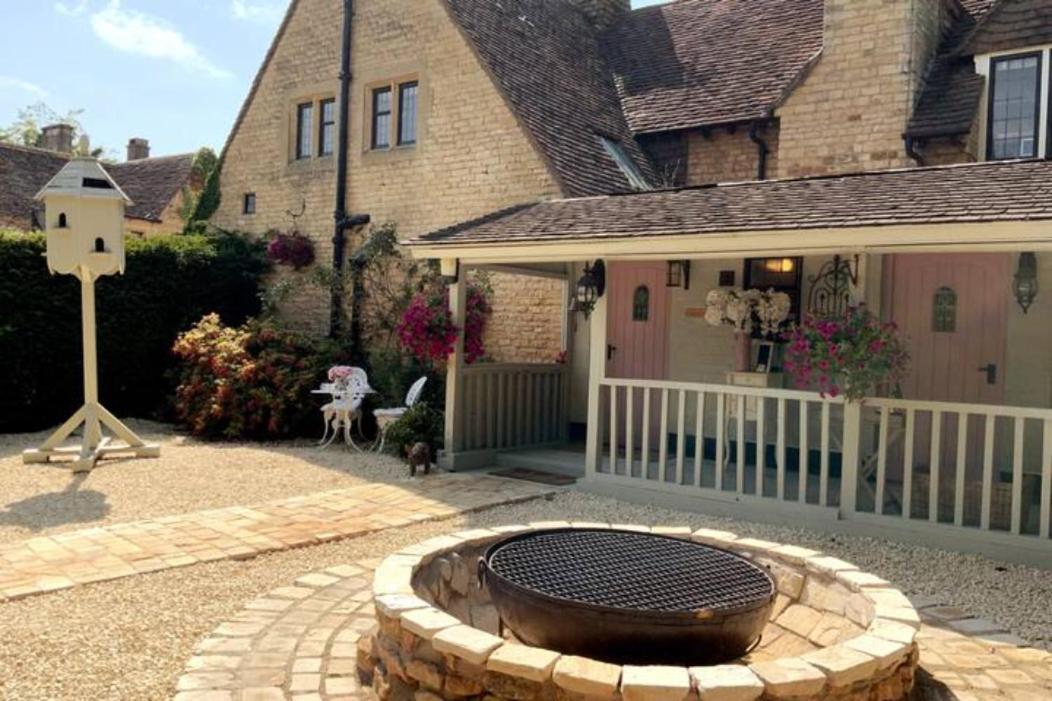 Piglet Lodge Pebworth Kültér fotó